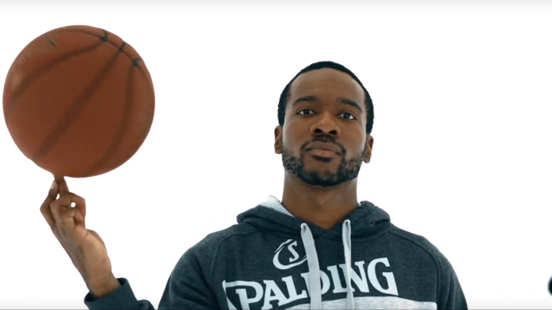 Basketball player Josh Mayo in the Volumetric Studio of Volucap in Potsdam Babelsberg.